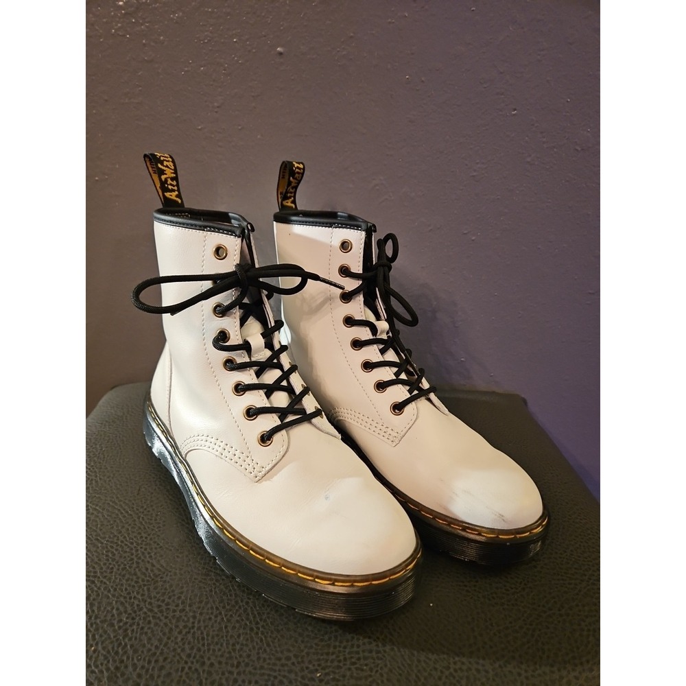 Doc Dr Martens Boots 90s Style White Leather Air Wair boots Grunge Womens Size 7